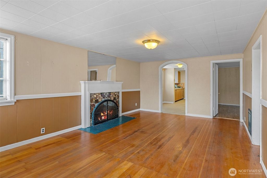 Photo of 409 Wells Avenue N, Renton, WA 98057 (MLS # 2468168)