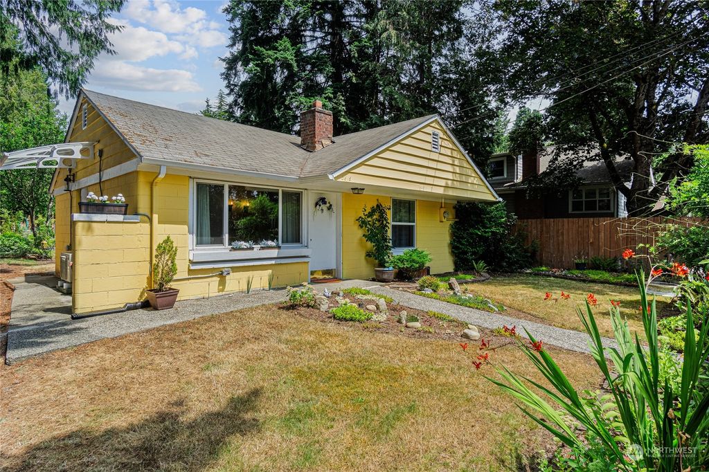 Photo of 3616 NE 110th Street, Seattle, WA 98125 (MLS # 2266988)