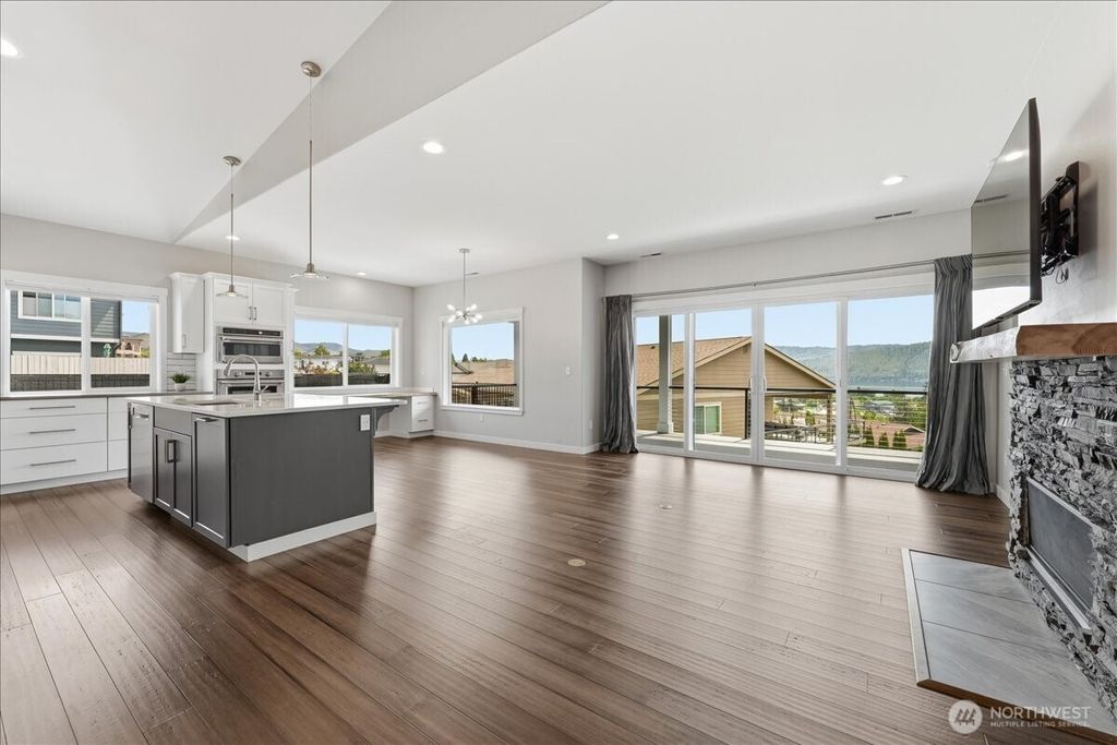 Photo of 47 Terrace Drive, Manson, WA 98831 (MLS # 2522731)