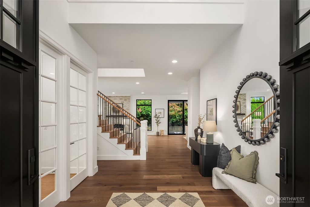 Photo of 13988 SE 5th Street, Bellevue, WA 98005 (MLS # 2449734)