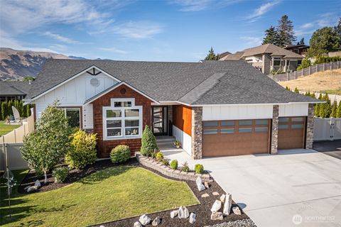 Photo of 453 Spruce Court NW, East Wenatchee, WA 98802 (MLS # 2391318)