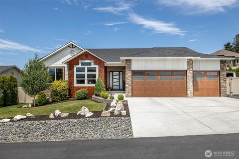 Photo of 453 Spruce Court NW, East Wenatchee, WA 98802 (MLS # 2391318)