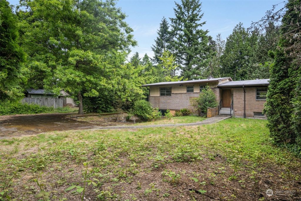 Photo of 13245 40th Avenue NE, Seattle, WA 98125 (MLS # 2132949)