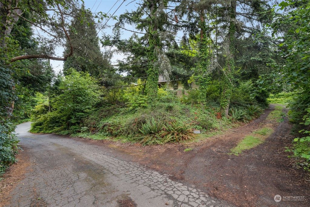 Photo of 13245 40th Avenue NE, Seattle, WA 98125 (MLS # 2132949)