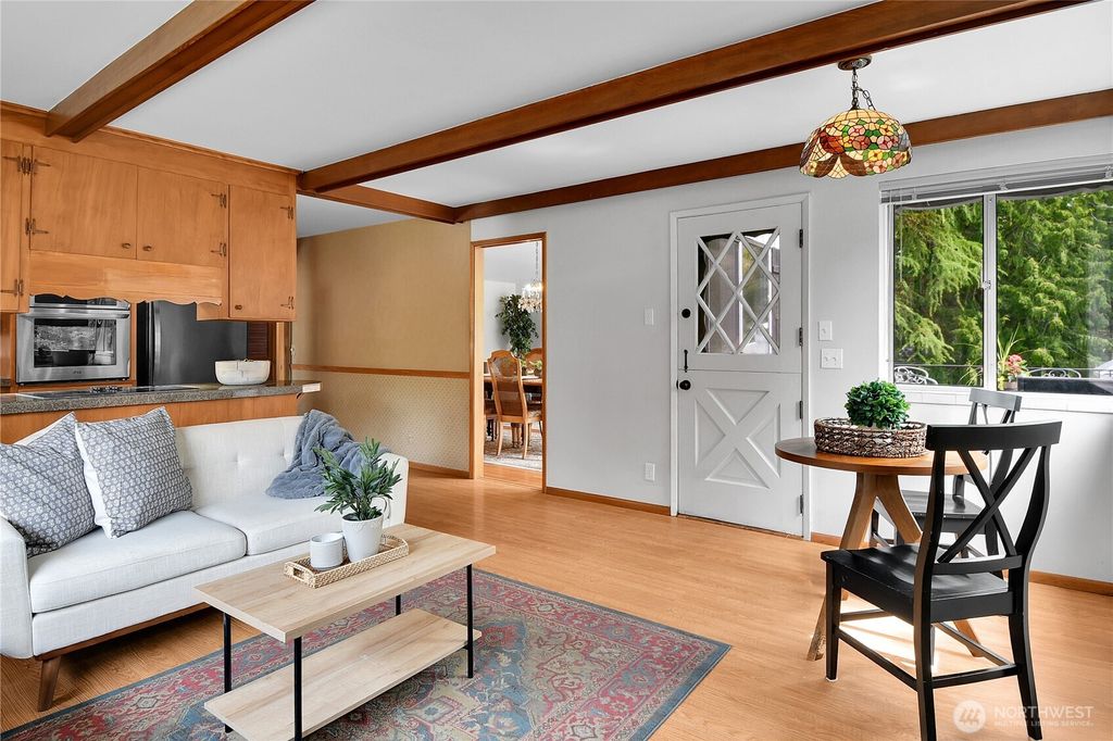 Photo of 19220 46th Avenue NE, Lake Forest Park, WA 98155 (MLS # 2503813)