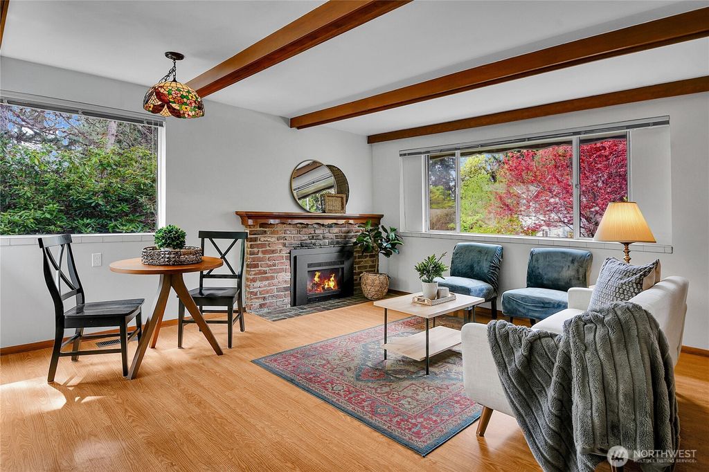 Photo of 19220 46th Avenue NE, Lake Forest Park, WA 98155 (MLS # 2503813)