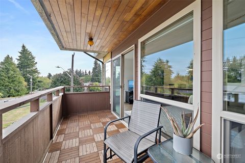 13433 Roosevelt Way N Unit 302, Seattle, WA 98133 - MLS#: 2289297