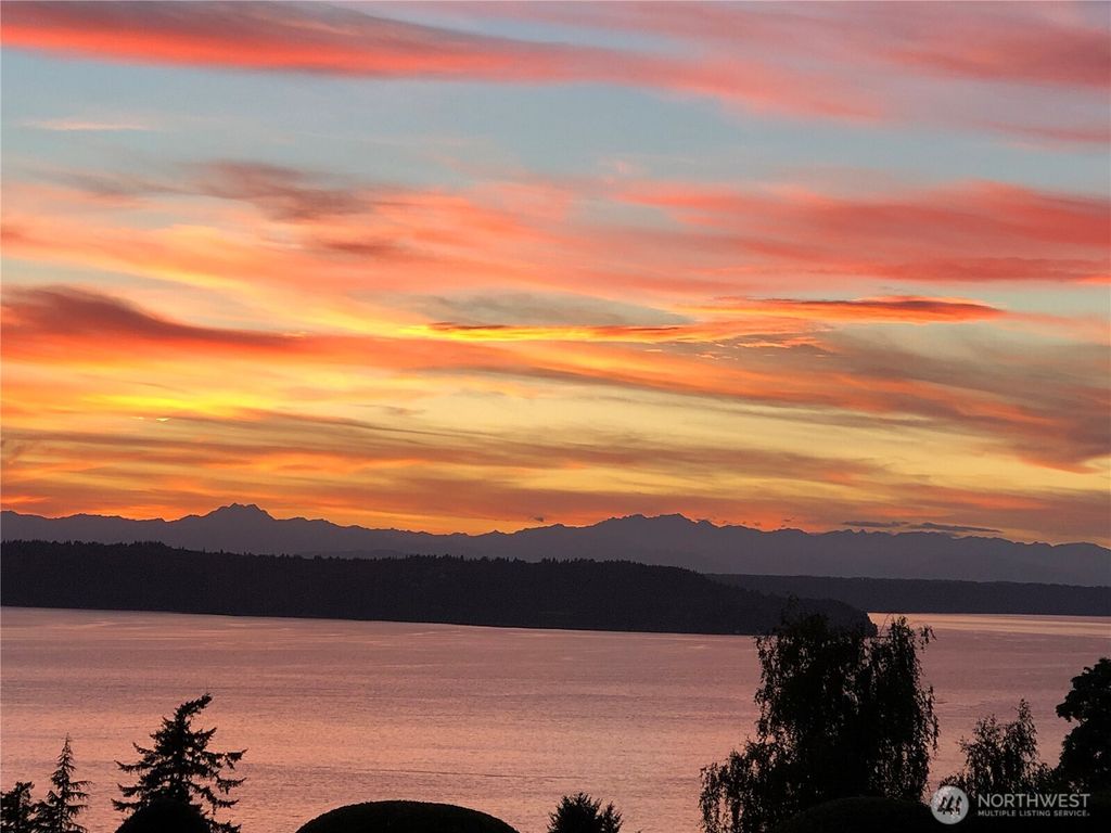 Photo of 27525 12th Place S, Des Moines, WA 98198 (MLS # 2506609)
