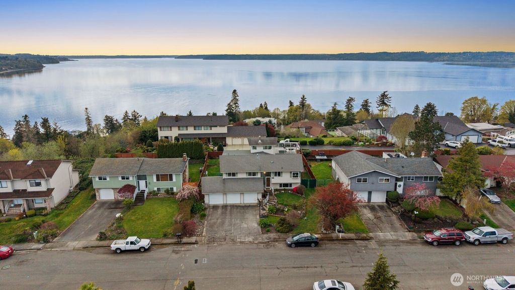 Photo of 27525 12th Place S, Des Moines, WA 98198 (MLS # 2506609)