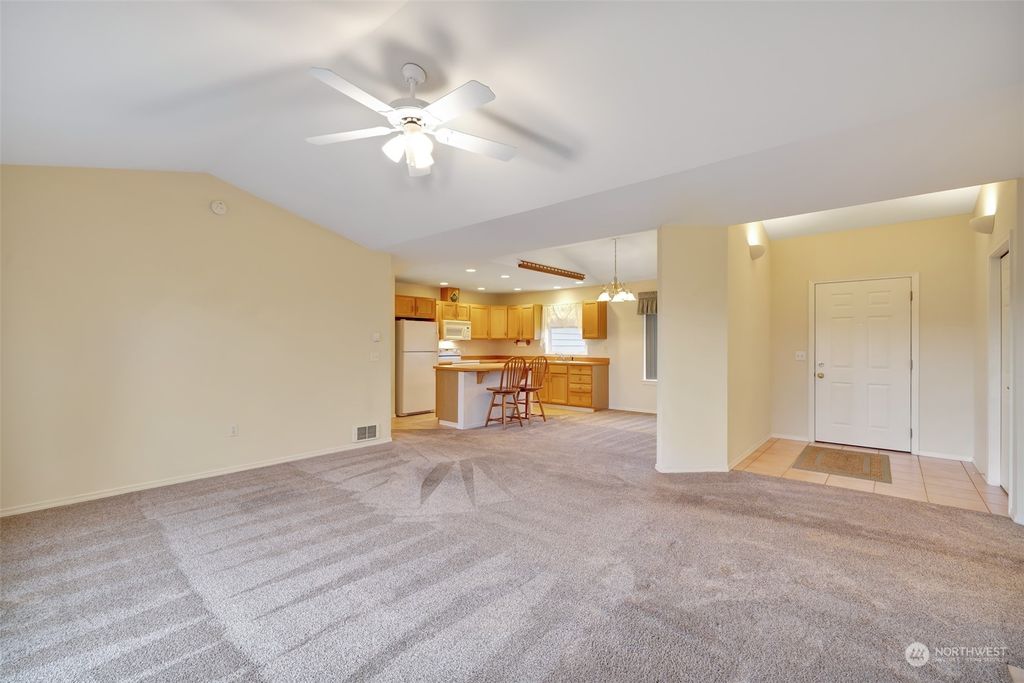 listing image 9367966573438593620
