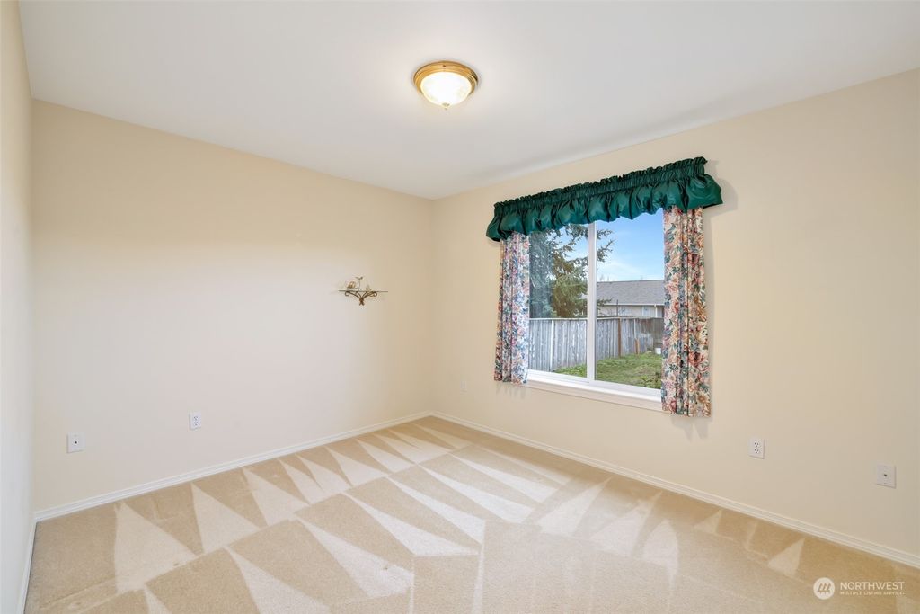 listing image 9362506063410438240