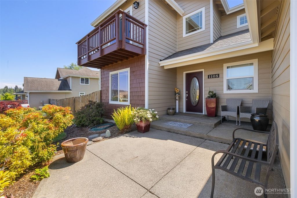 Photo of 1108 Eckard Avenue, Port Angeles, WA 98362 (MLS # 2545976)