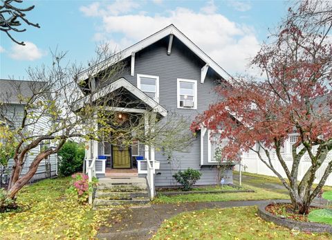 Photo of 3421 Oakes Avenue, Everett, WA 98201 (MLS # 2310588)