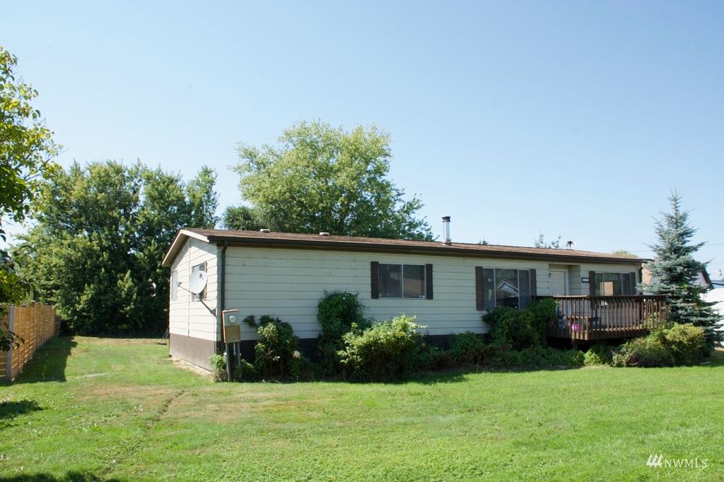 Photo of 311 Washington Boulevard, Algona, WA 98001 (MLS # 1989522)