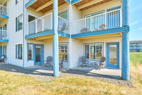 Photo of 210 26th Street NW #201/2, Long Beach, WA 98631 (MLS # 2392629)