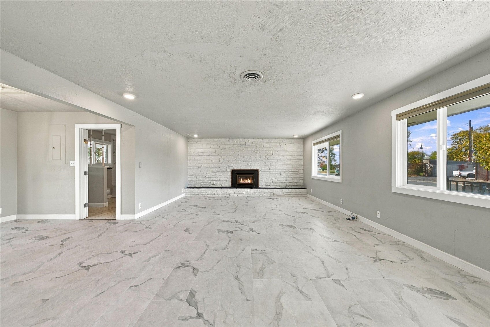 857 N Vista Drive