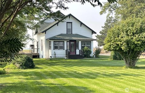 Photo of 1113 S County Road, Warden, WA 98857 (MLS # 2451271) Photo of 1113 S County Road, Warden, WA 98857 (MLS # 2451271)