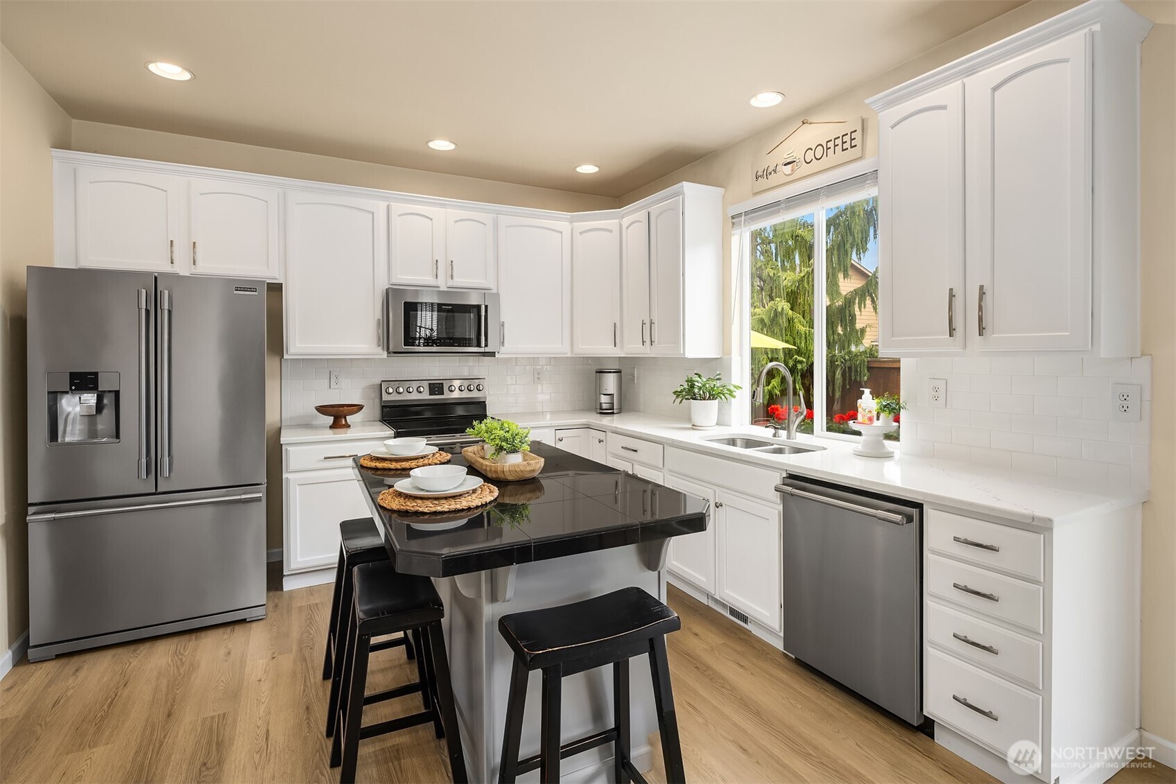 526 Rosario Avenue NE