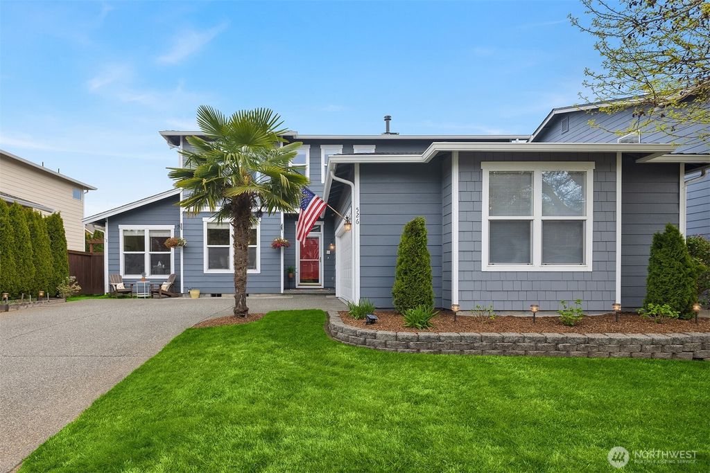 Photo of 526 Rosario Avenue NE, Renton, WA 98059 (MLS # 2510878)