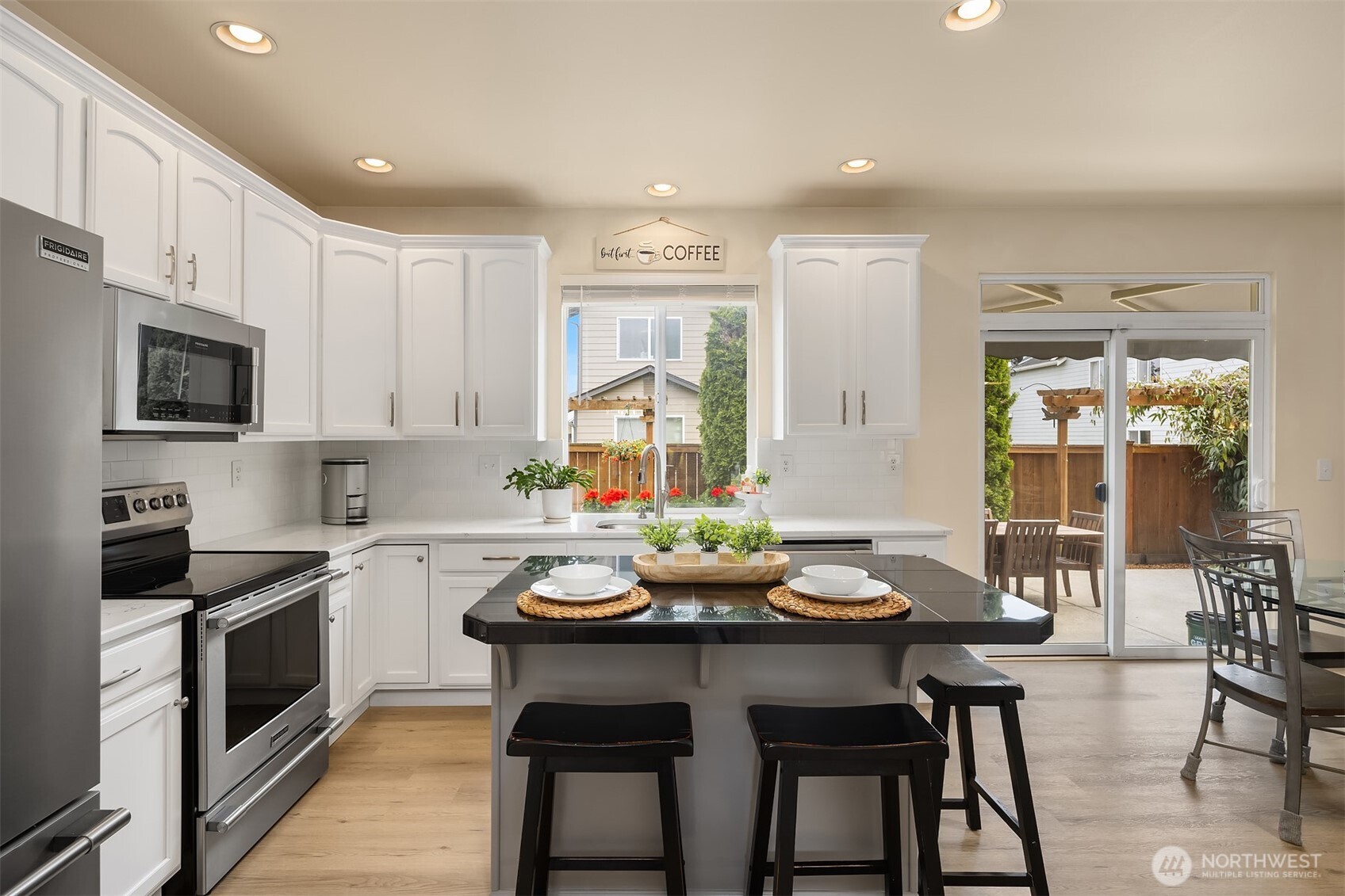 526 Rosario Avenue NE