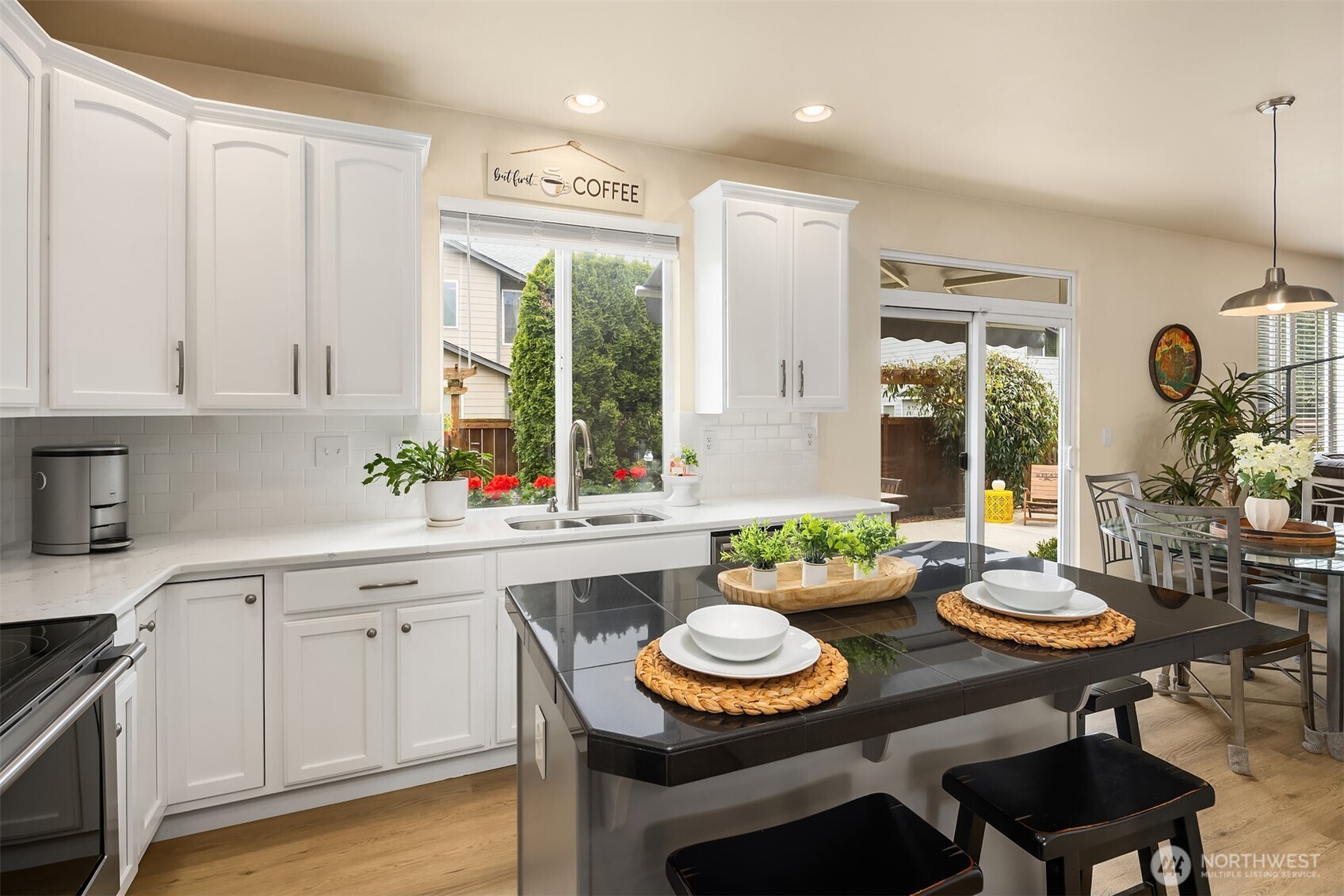 526 Rosario Avenue NE