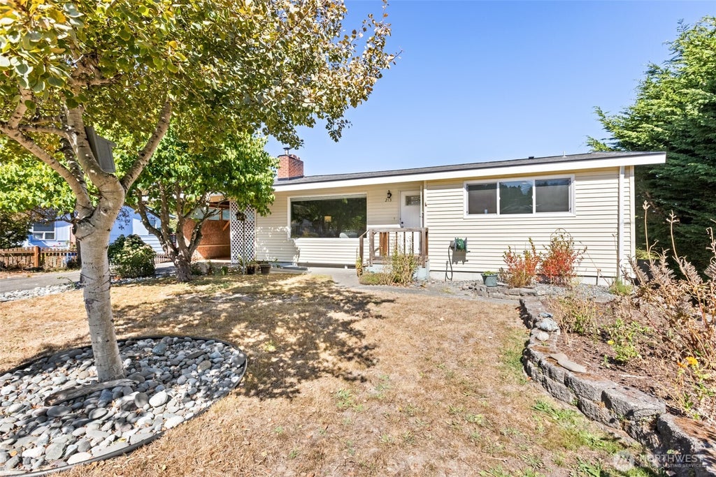 Photo of 213 W Park Avenue, Port Angeles, WA 98362 (MLS # 2584322)