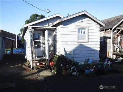 Photo of 1004 K Place, Long Beach, WA 98631 (MLS # 2536058)