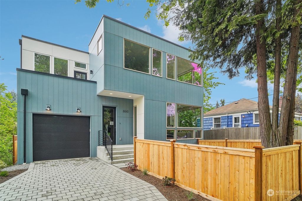 Photo of 8043 Wallingford Avenue N, Seattle, WA 98103 (MLS # 2242760)