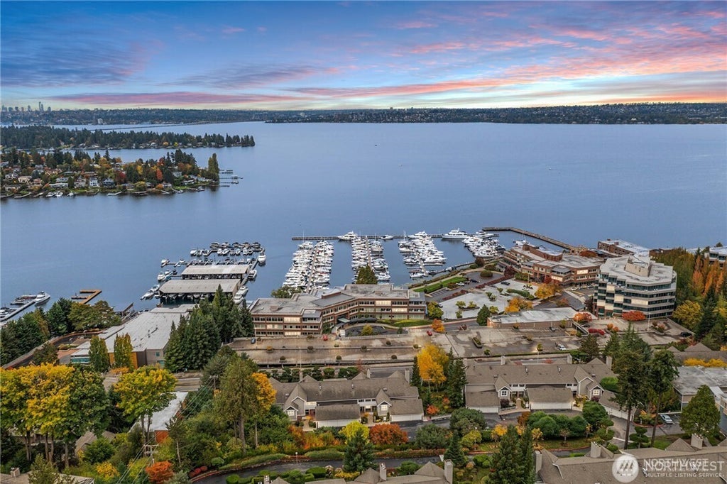 Photo of 5304 Lake Washington Boulevard NE #H, Kirkland, WA 98033 (MLS # 2594033)