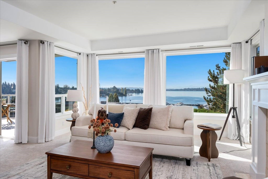 Photo of 5304 Lake Washington Boulevard NE #H, Kirkland, WA 98033 (MLS # 2594033)