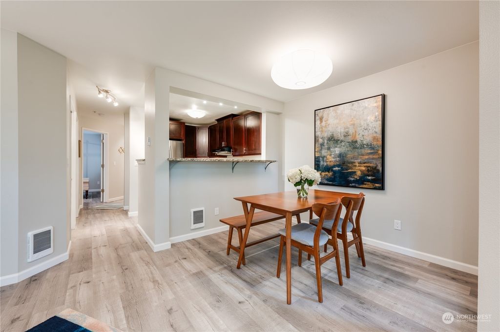 Photo of 5000 NW Village Park Drive #B-111, Issaquah, WA 98027 (MLS # 2142185)