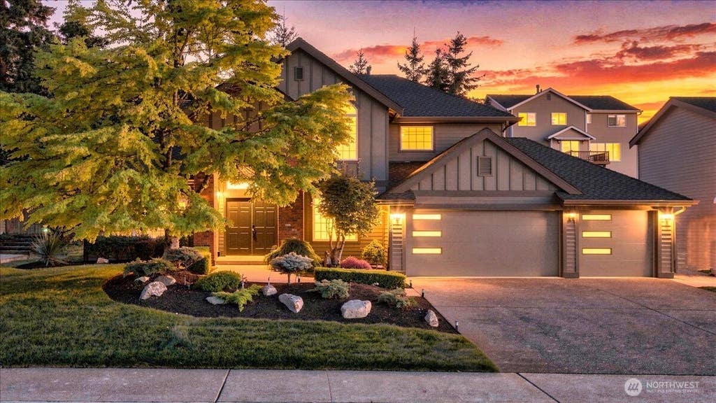 Photo of 7525 120th Place SE, Newcastle, WA 98056 (MLS # 2569811)