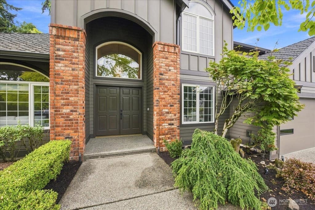 Photo of 7525 120th Place SE, Newcastle, WA 98056 (MLS # 2569811)