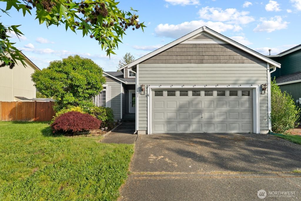 Photo of 10407 Red Fern Ct Se CT, Yelm, WA 98597 (MLS # 2530488)