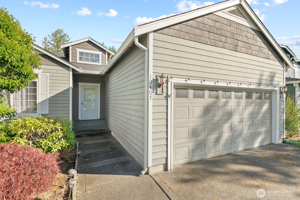 Photo of 10407 Red Fern Ct Se CT, Yelm, WA 98597 (MLS # 2530488)