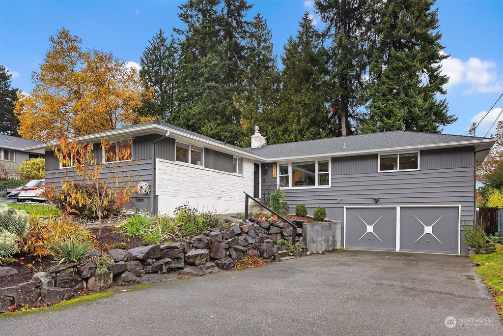 Photo of 19110 106th Avenue NE, Bothell, WA 98011 (MLS # 2184175)