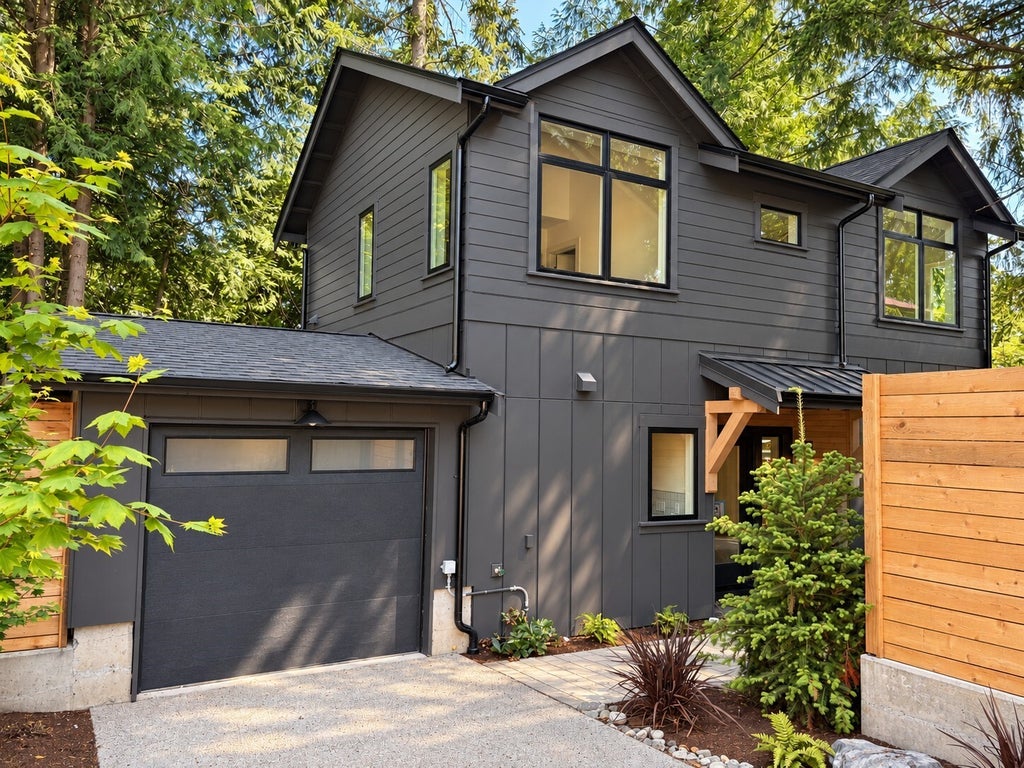 Photo of 3024 NE 95th Street, Seattle, WA 98115 (MLS # 2599348)