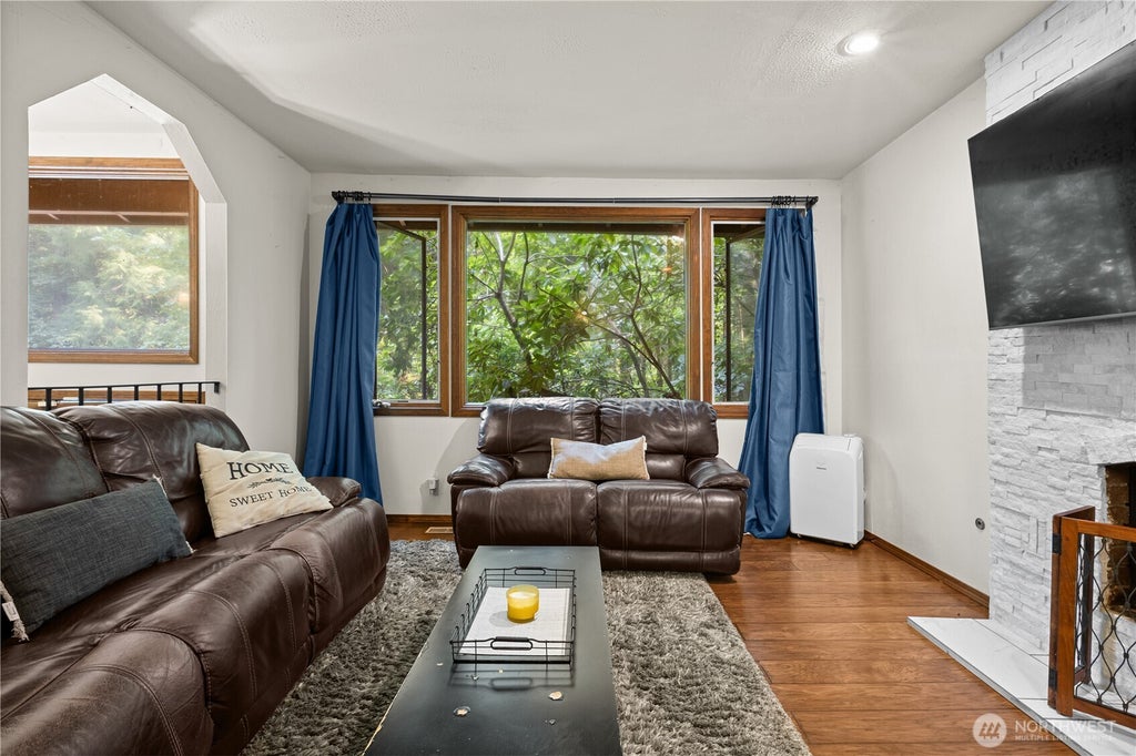 Photo of 17909 230th Avenue NE, Woodinville, WA 98077 (MLS # 2565640)