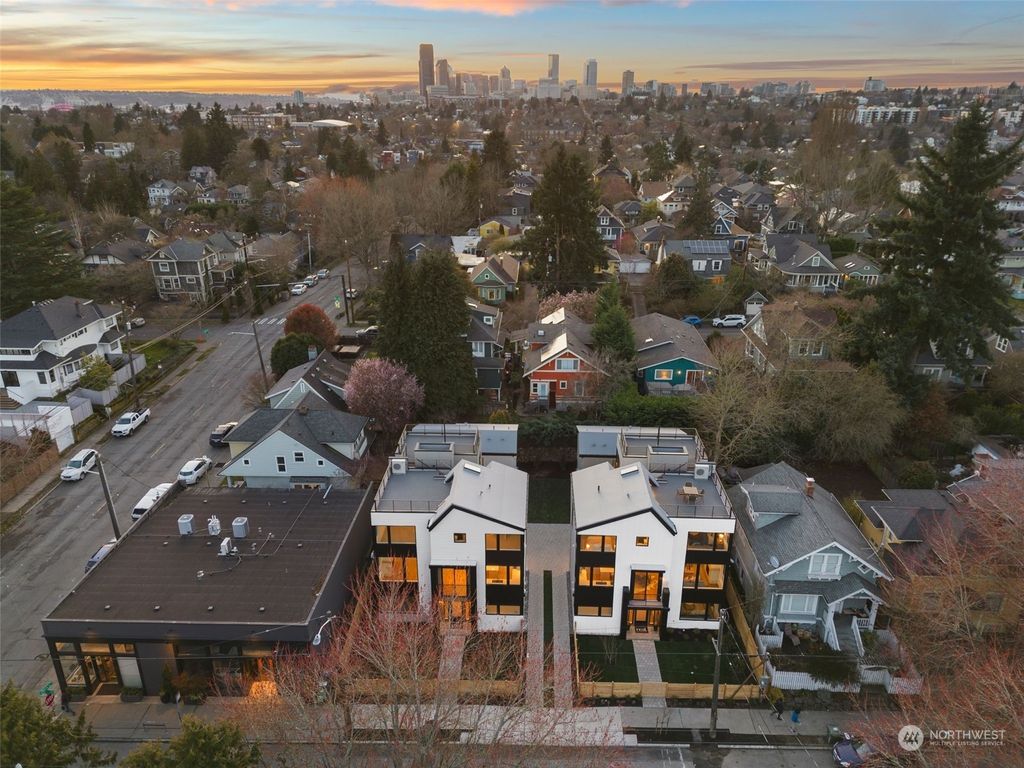 Photo of 711 34th Avenue, Seattle, WA 98122 (MLS # 2236064)