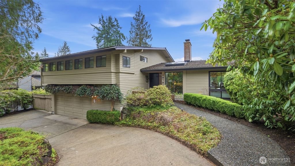 Photo of 16751 154th Avenue SE, Renton, WA 98058 (MLS # 2477090)