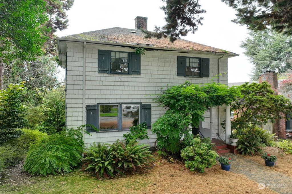 Photo of 1911 46th Avenue SW, Seattle, WA 98116 (MLS # 2305305)