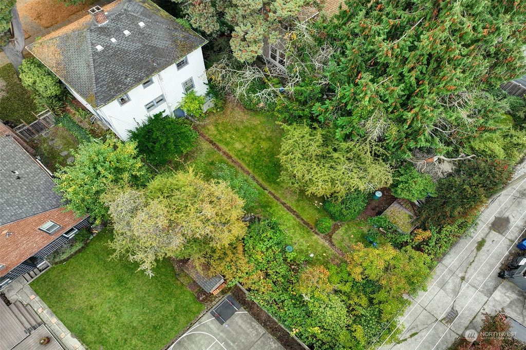 Photo of 1911 46th Avenue SW, Seattle, WA 98116 (MLS # 2305305)