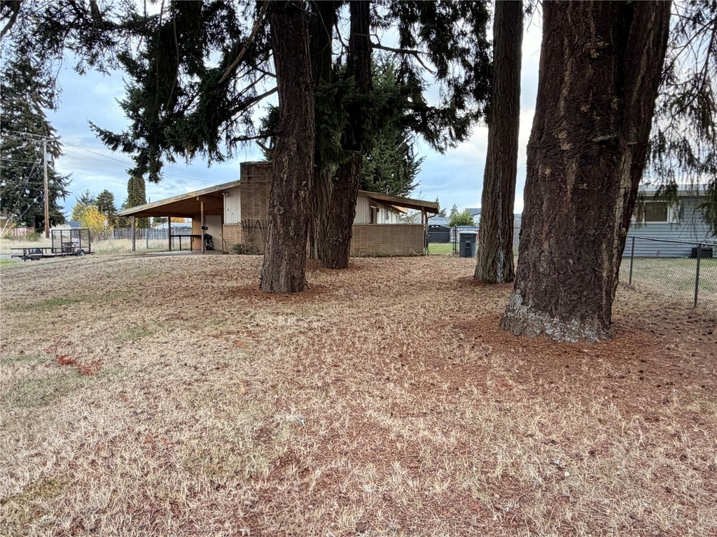 Photo of 815 138th ST, Tacoma, WA 98444 (MLS # 2599703)