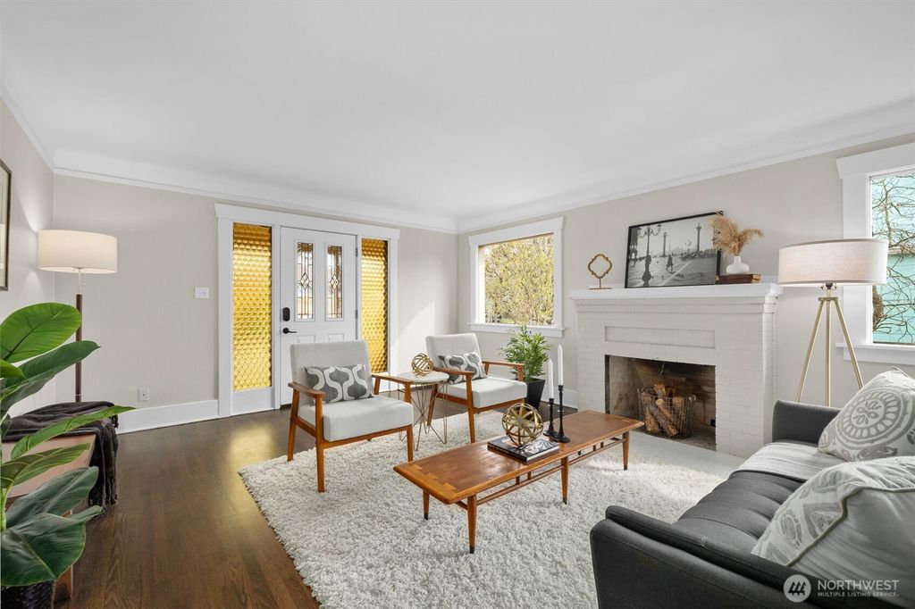 Photo of 1123 NW 65th Street, Seattle, WA 98117 (MLS # 2353143)