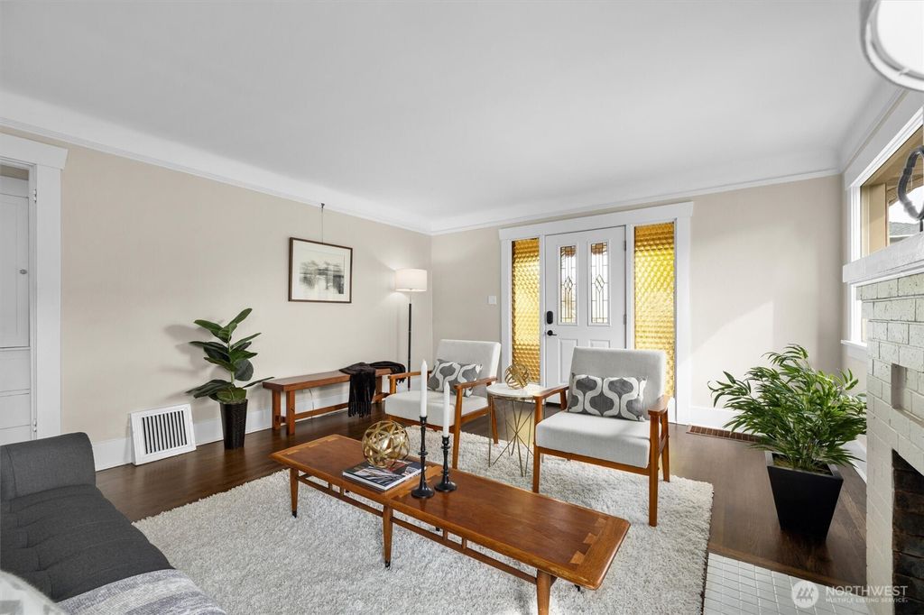 Photo of 1123 NW 65th Street, Seattle, WA 98117 (MLS # 2353143)