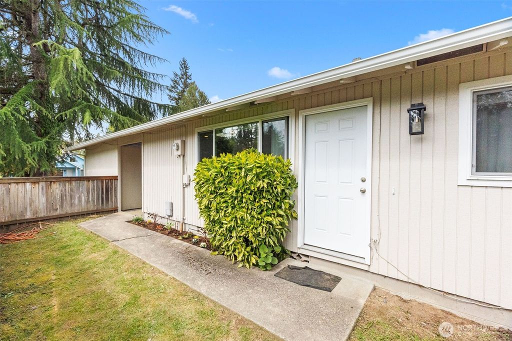 Photo of 1072 1074 Central Street SE, Olympia, WA 98501 (MLS # 2495874)