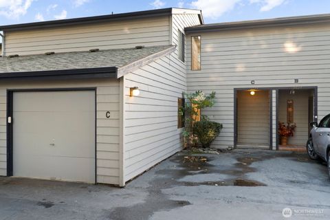15624 8th Avenue SW Unit C, Burien, WA 98166 - MLS#: 2313055