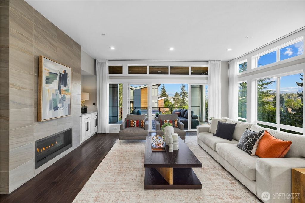 Photo of 16908 SE 34th Street, Bellevue, WA 98008 (MLS # 2514224)