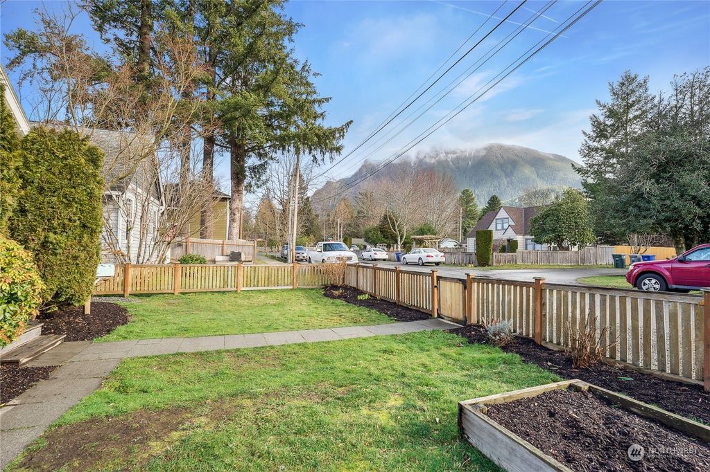 Photo of 517 Main Avenue N, North Bend, WA 98045 (MLS # 2033576)