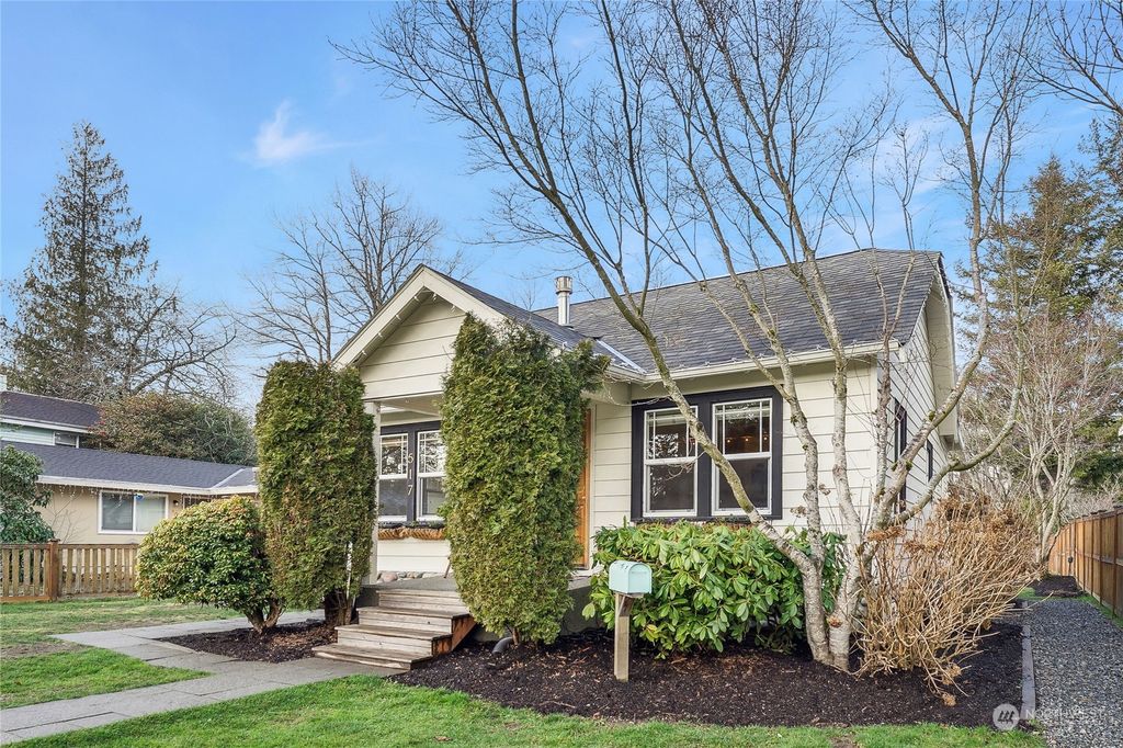 Photo of 517 Main Avenue N, North Bend, WA 98045 (MLS # 2033576)